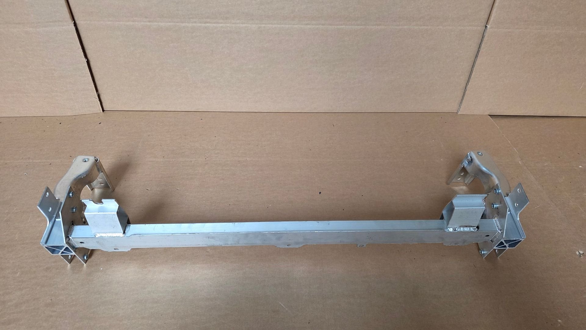 BUMPERBALK RADIATEUR DRAGER BALK A KLASSE W176 W246 W117 CLA, -, Voor, Nieuw, Ophalen of Verzenden