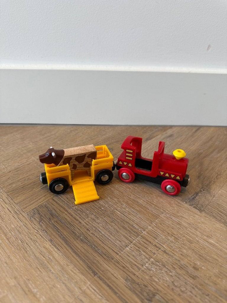 ZGAN Brio houten trein veewagon koe locomotief 33406 set, Ophalen of Verzenden, Zo goed als nieuw