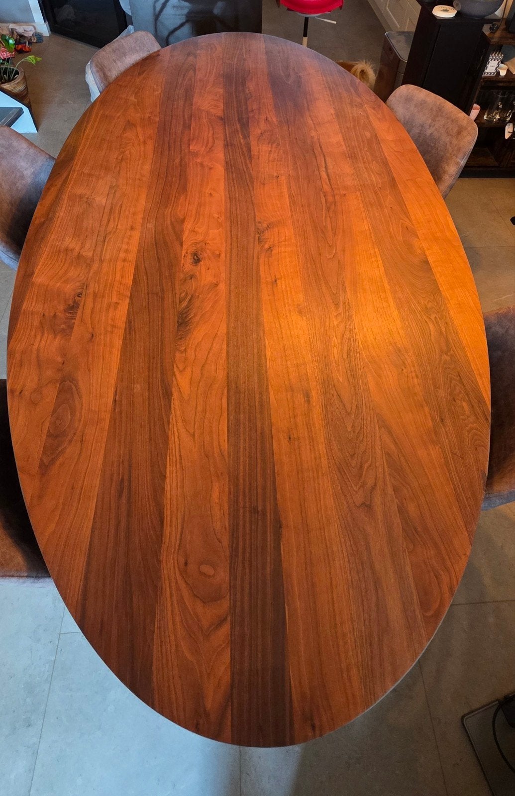 Ovale eettafel van notenhout met hout onderstel, Overige houtsoorten, 100 tot 150 cm, Modern, Industrieel, Ophalen of Verzenden