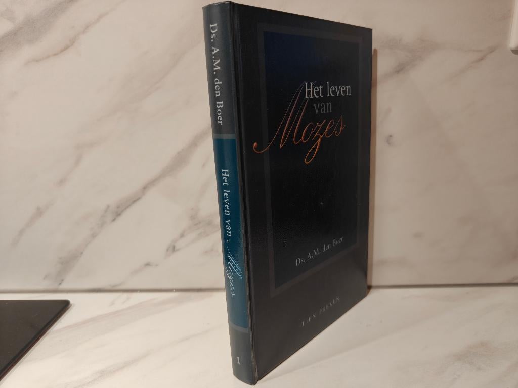 Ds. A. M. den Boer: Het leven van Mozes (deel 1), Ophalen of Verzenden, Gelezen, Christendom | Protestants
