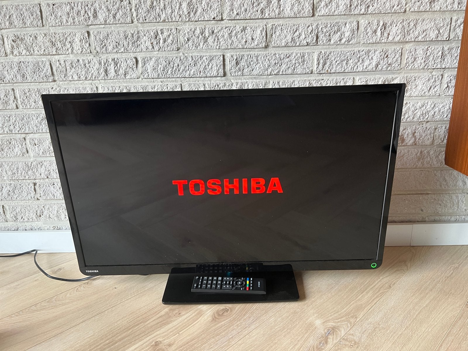 Toshiba TV 32 inch - 32E2533D, Ophalen, 50 Hz, 80 tot 100 cm, Gebruikt