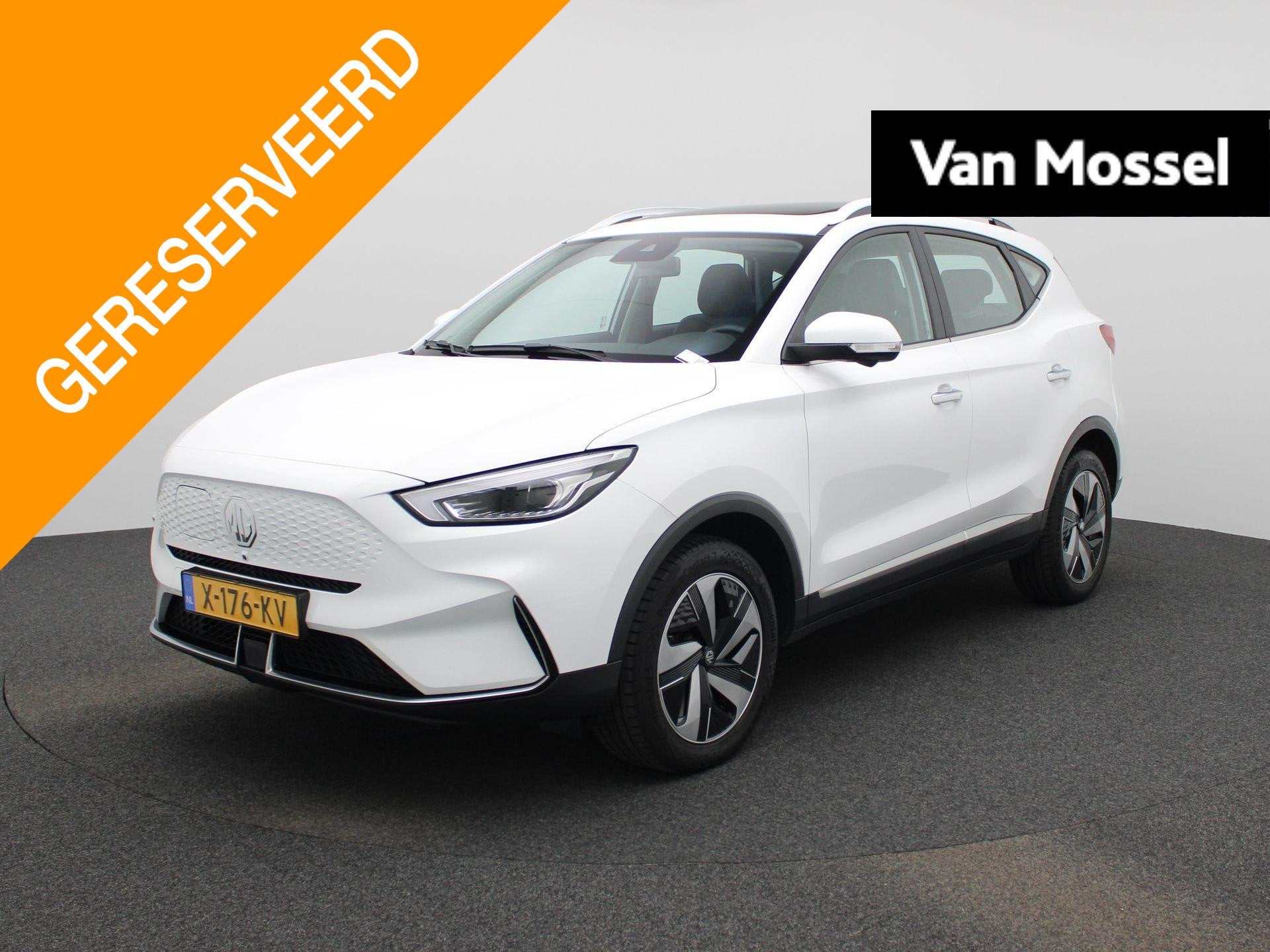 MG ZS EV Long Range Luxury 70 kWh | Panoramadak | Leder | Le, Auto's, 12 maanden, Gebruikt, ZS, Wit