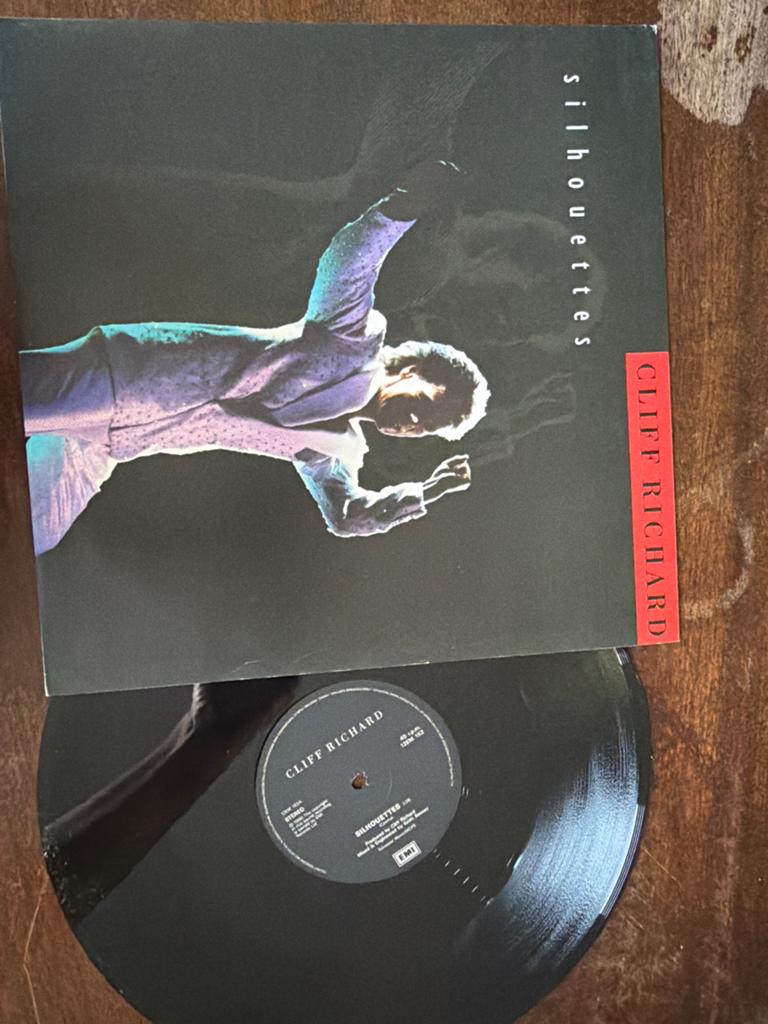 Cliff Richard - Silhouettes 12" Maxi Single (1990), Gebruikt, 1990 - 1999, Originele persing, Ophalen of Verzenden