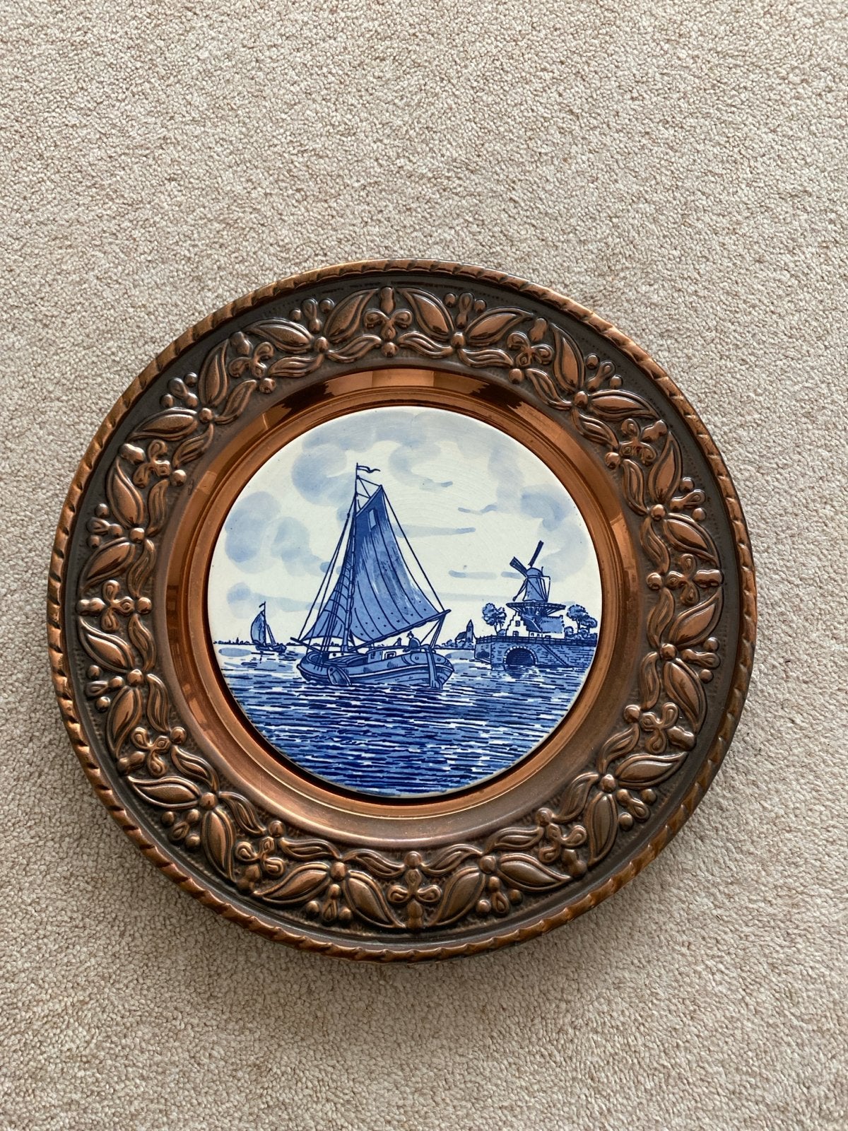 Koperen wandbord met Delfts blauw tafereel, Antiek en Kunst, Ophalen