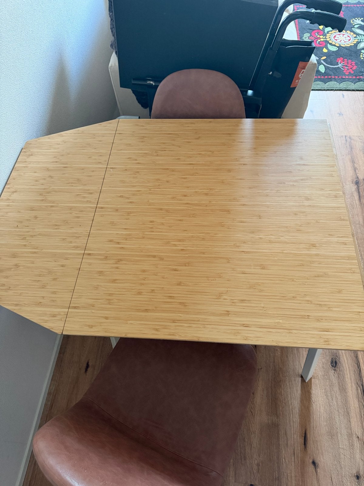 Praktische uitklapbare eettafel met bamboe blad, Ophalen, Zo goed als nieuw, Overige houtsoorten