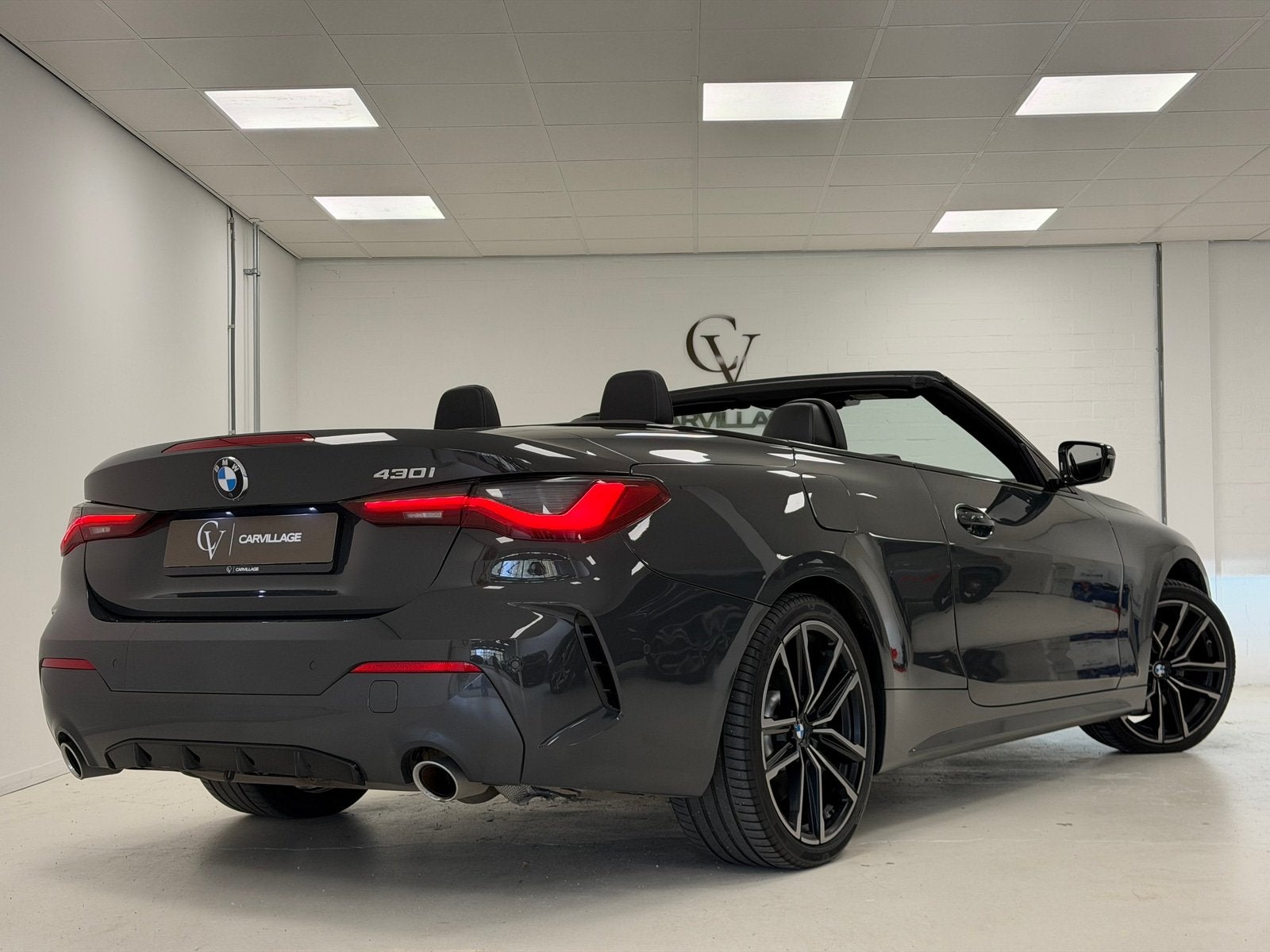BMW 4 Serie Cabrio 430i M-Sport | Dravit grau | Nekverwarmin, Automaat, 1998 cc, Gebruikt, Zwart