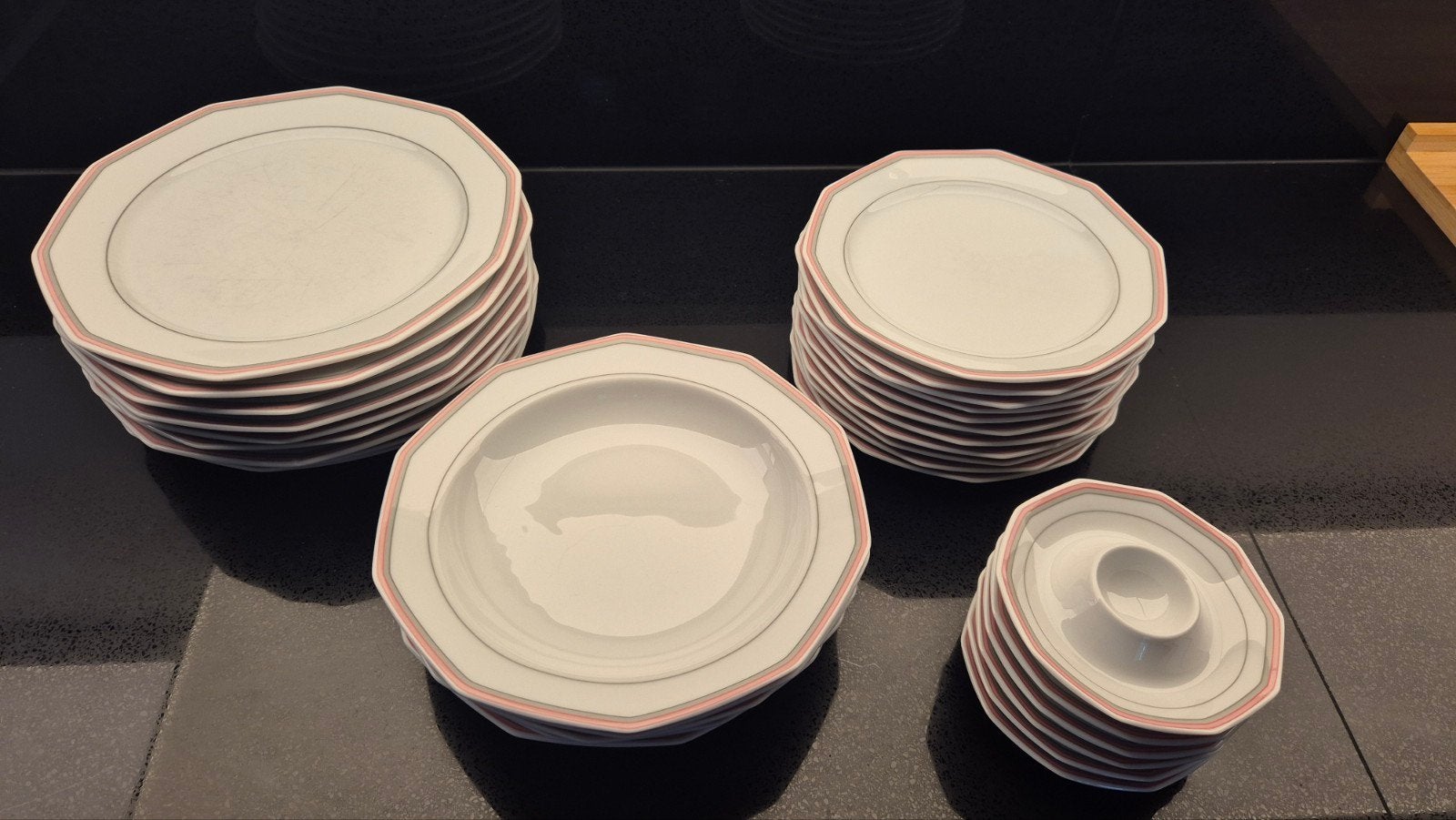 Servies Bavaria Markleuthen Winterling roze/grijs, Ophalen of Verzenden, Porselein, Overige stijlen