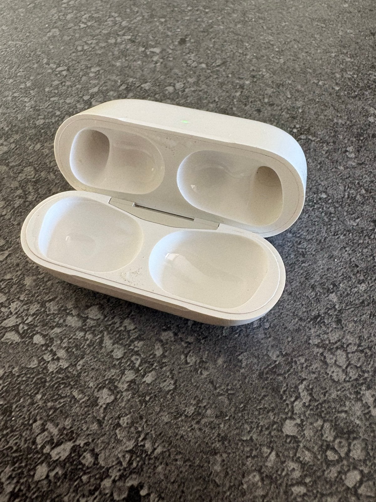 Apple AirPods Pro Oplaadcase (alleen case), In-ear, Gebruikt, Draadloos opladen, Ophalen of Verzenden