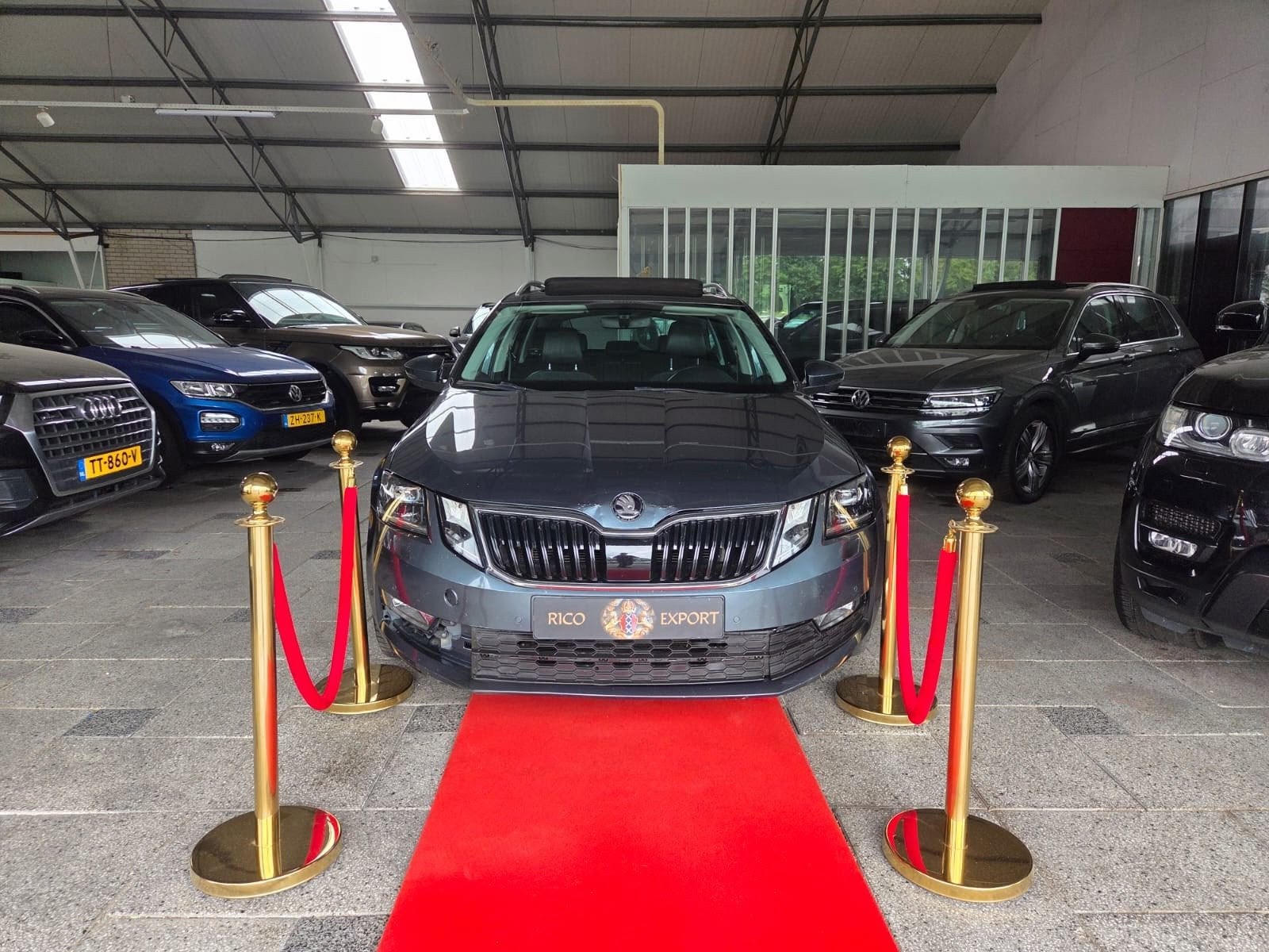 Skoda Octavia Combi TDI AUTOMAAT PANORAMA LEDER!, Auto's, Gebruikt, Euro 6, 4 cilinders, 116 pk