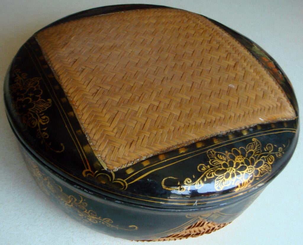 grote Chinese lakdoos met gevlochten bamboe € 12,50, Antiek en Kunst, Ophalen of Verzenden