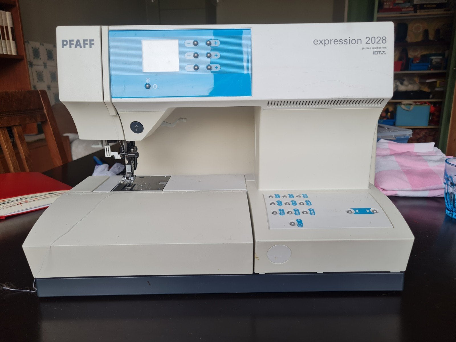Pfaff Expression 2028 Naaimachine - Goed Onderhouden, Hobby en Vrije tijd, Ophalen, Gebruikt, Naaimachine, Pfaff