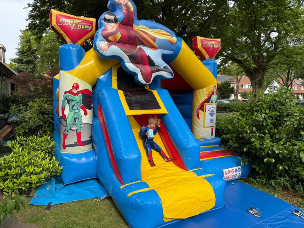Springkussen Superhelden huren, Ophalen, Verjaardag