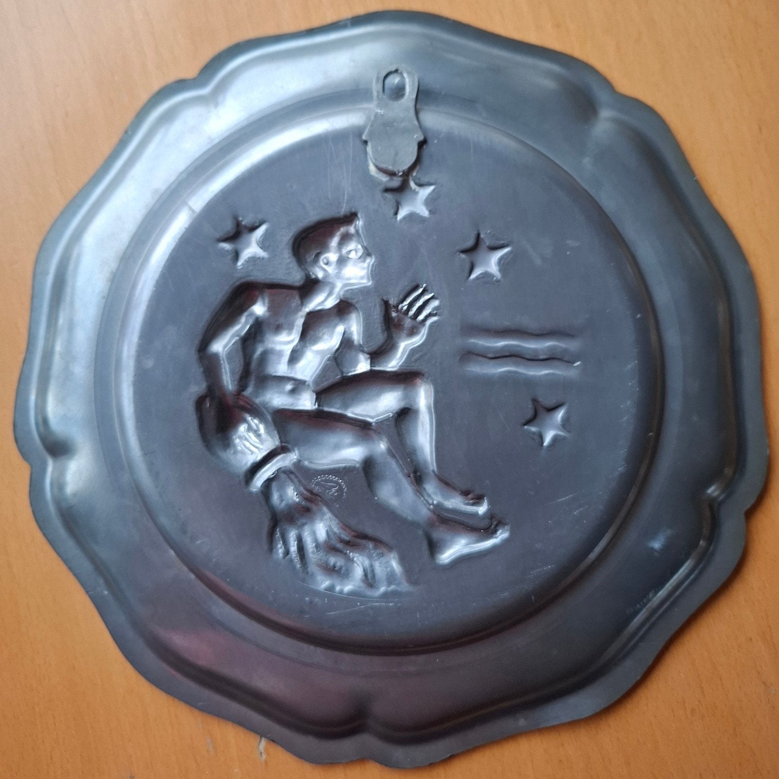 Tinnen wandbord engel stempel. Waterman afbeelding.Bieden, Ophalen of Verzenden