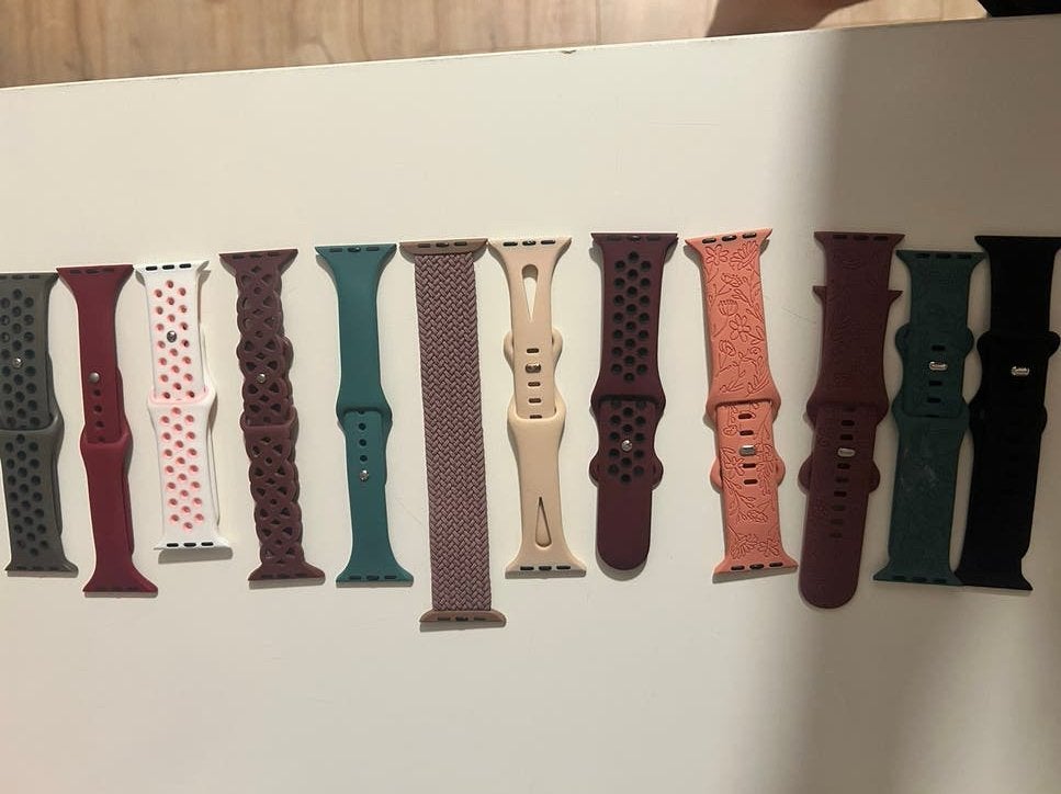 Diverse apple watch horlogebandjes - Siliconen en meer, Gebruikt, Polshorloge, Kunststof, Ophalen of Verzenden