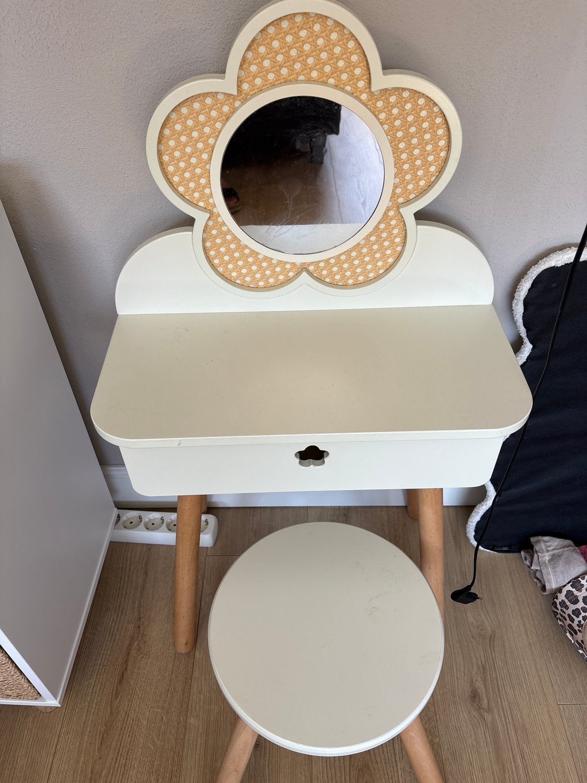 Vertbaudet kaptafel met krukje, Ophalen, Minder dan 50 cm, Zo goed als nieuw, Minder dan 100 cm