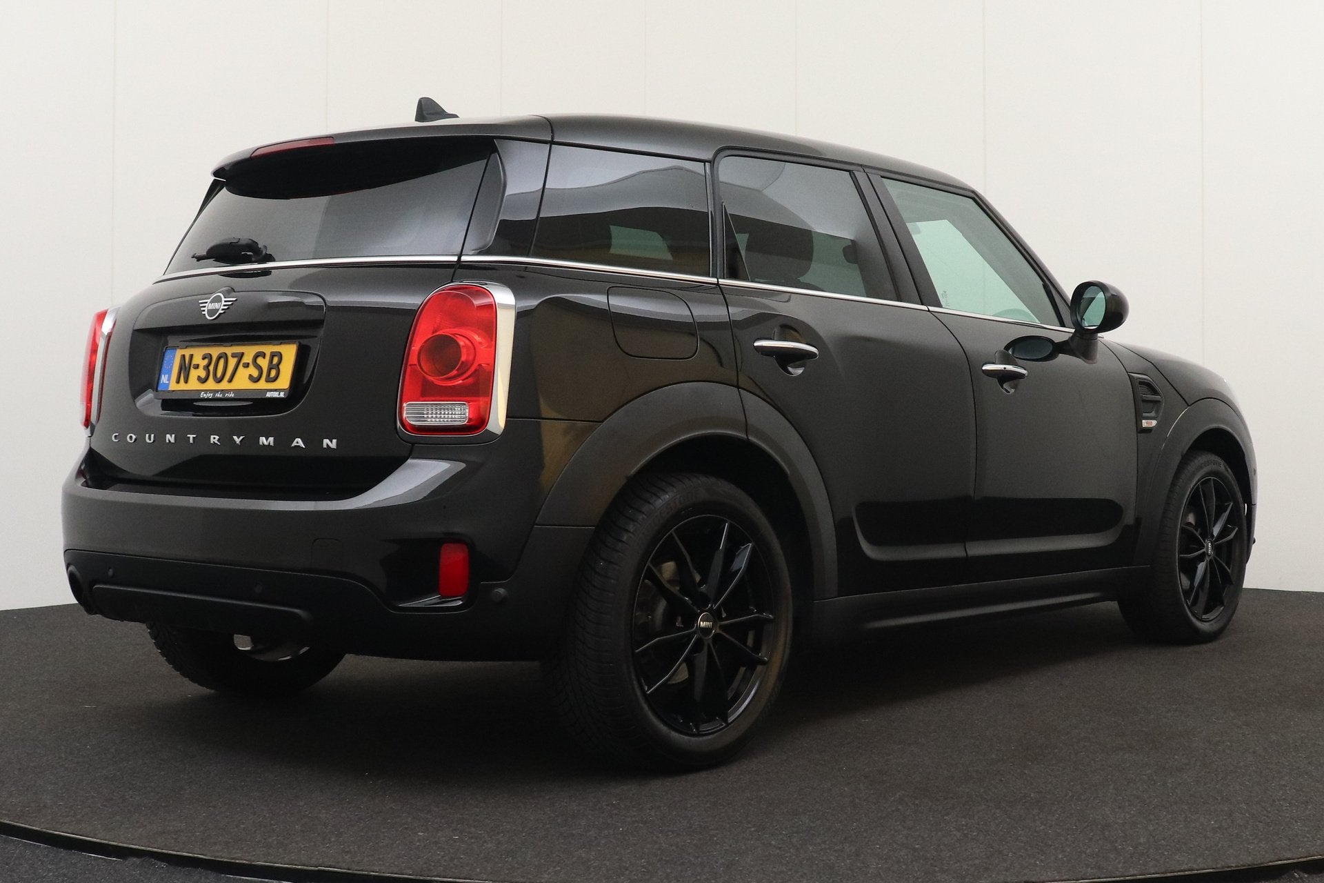 MINI Countryman 1.5 Aut. Business Edition Keyless Entry LED, Stof, Gebruikt, Countryman, Zwart