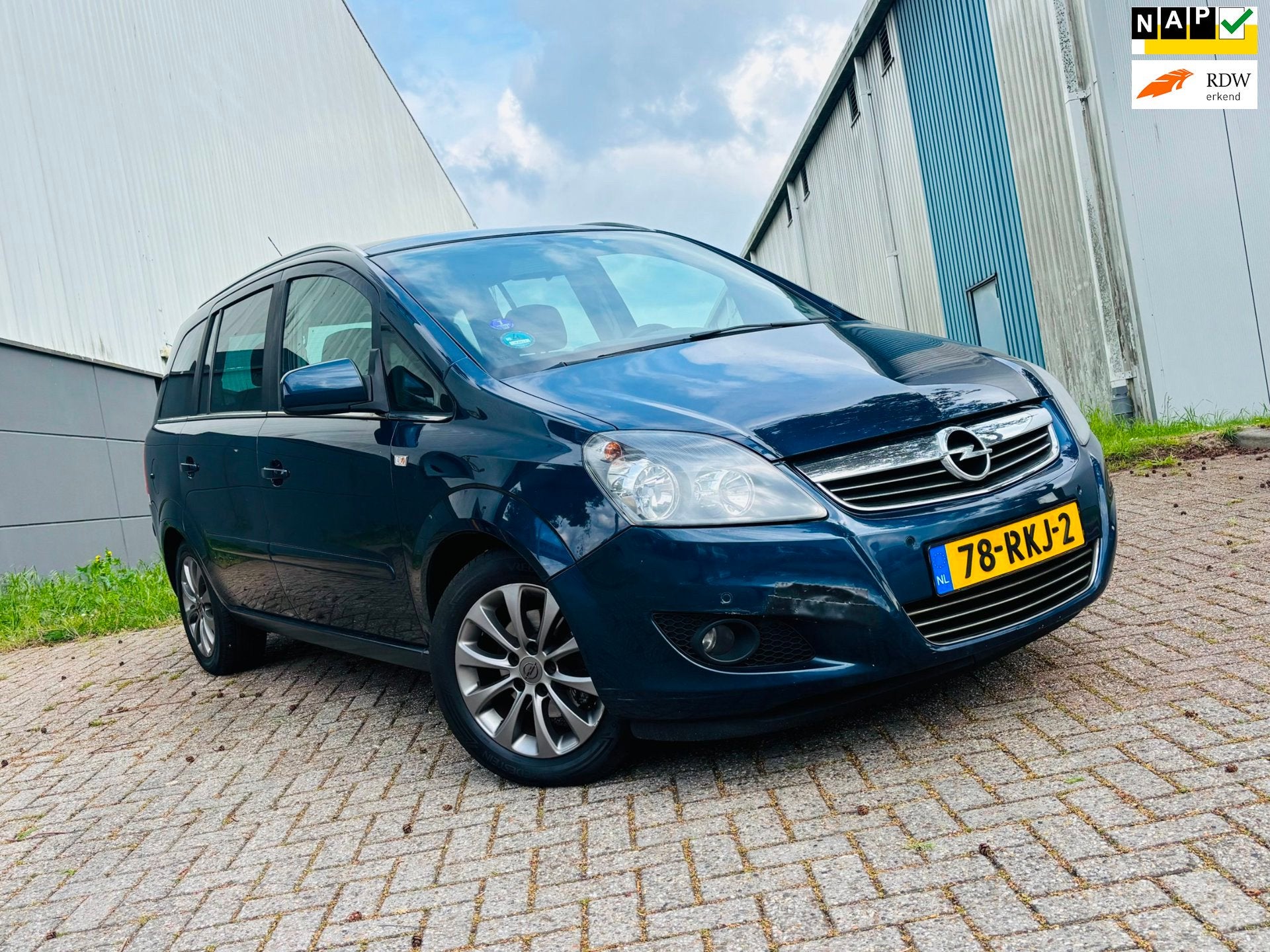 Opel Zafira 1.8 111 years Edition NIEUWE APK, Auto's, Voorwielaandrijving, Euro 5, Stof, Gebruikt