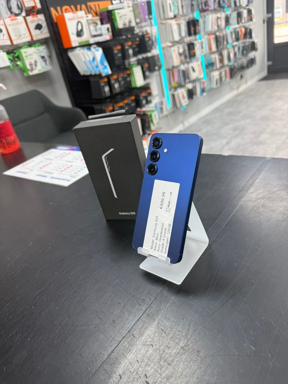 Foto 6 van Samsung S25 128GB Blauw  Prima staat! Scherm krasvrij!