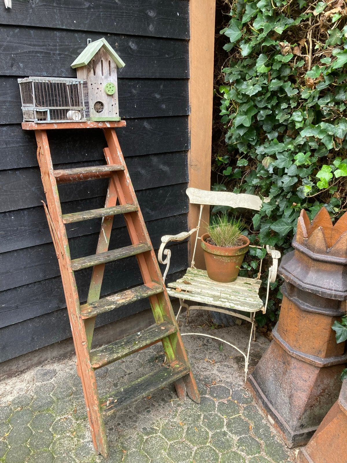 Antieke trap en Franse stoel - opknappers voor de tuin, Ophalen
