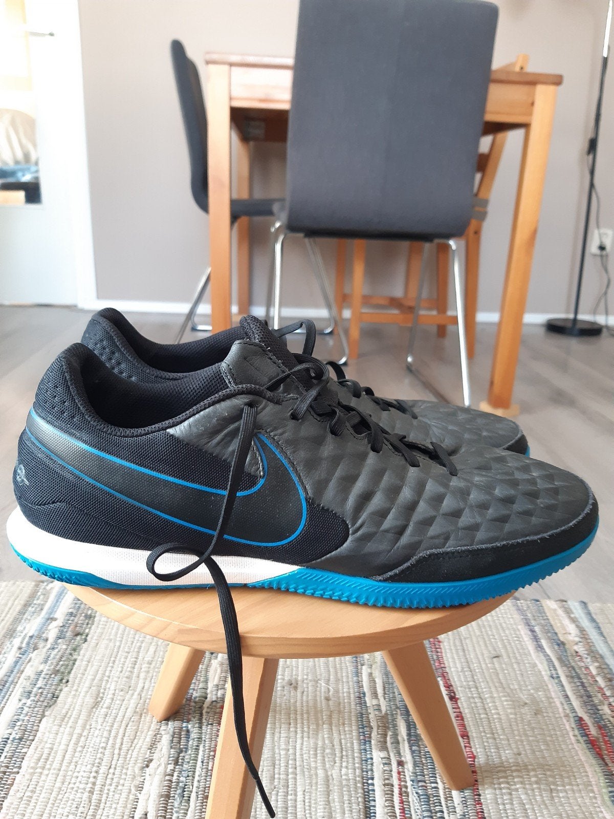 Nike Tiempo zaalvoetbalschoenen, maat 46, zwart blauw, Gebruikt, Schoenen, Maat L, Ophalen of Verzenden