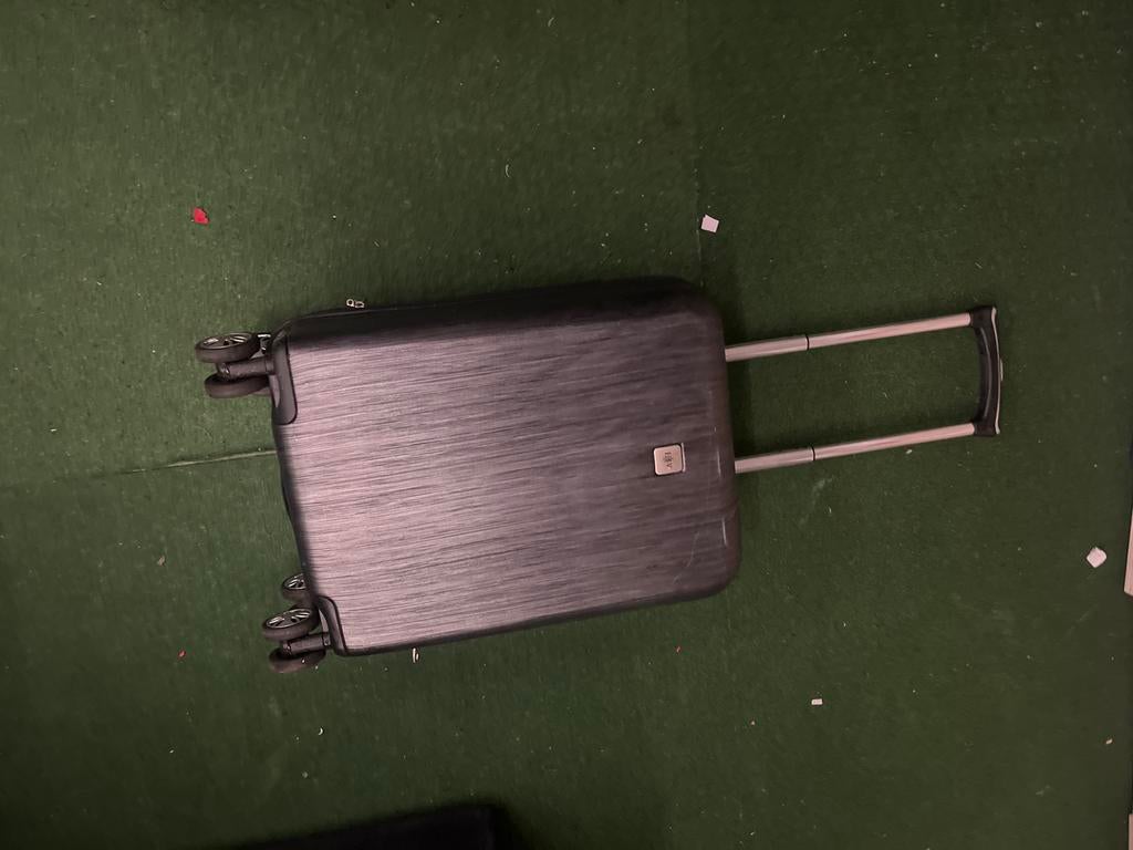 LIV Koffer - Handbagage - Zwart - Met wieltjes, 40 tot 60 cm, Gebruikt, 20 tot 30 cm, Zwart