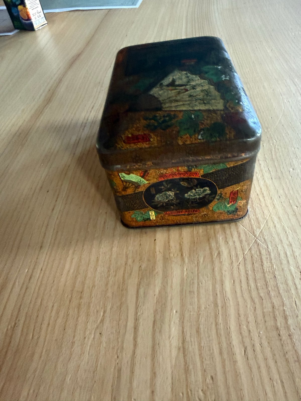Antiek blikje uit Indonesië, Ophalen of Verzenden