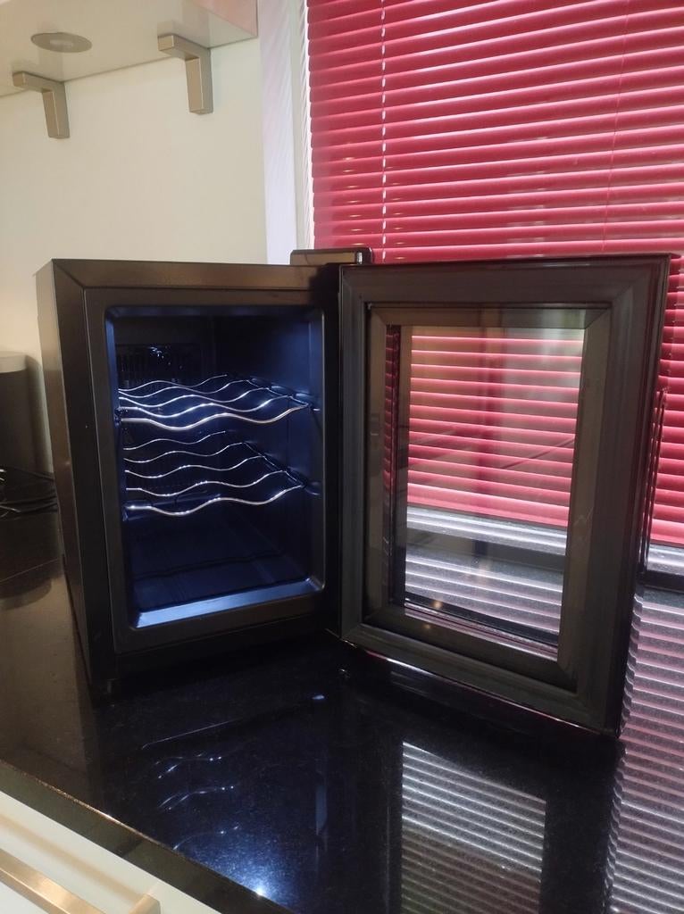 Compacte Primo Wijnkoeler / minibar, Ophalen, Zonder vriesvak, Minder dan 45 cm, Minder dan 85 cm