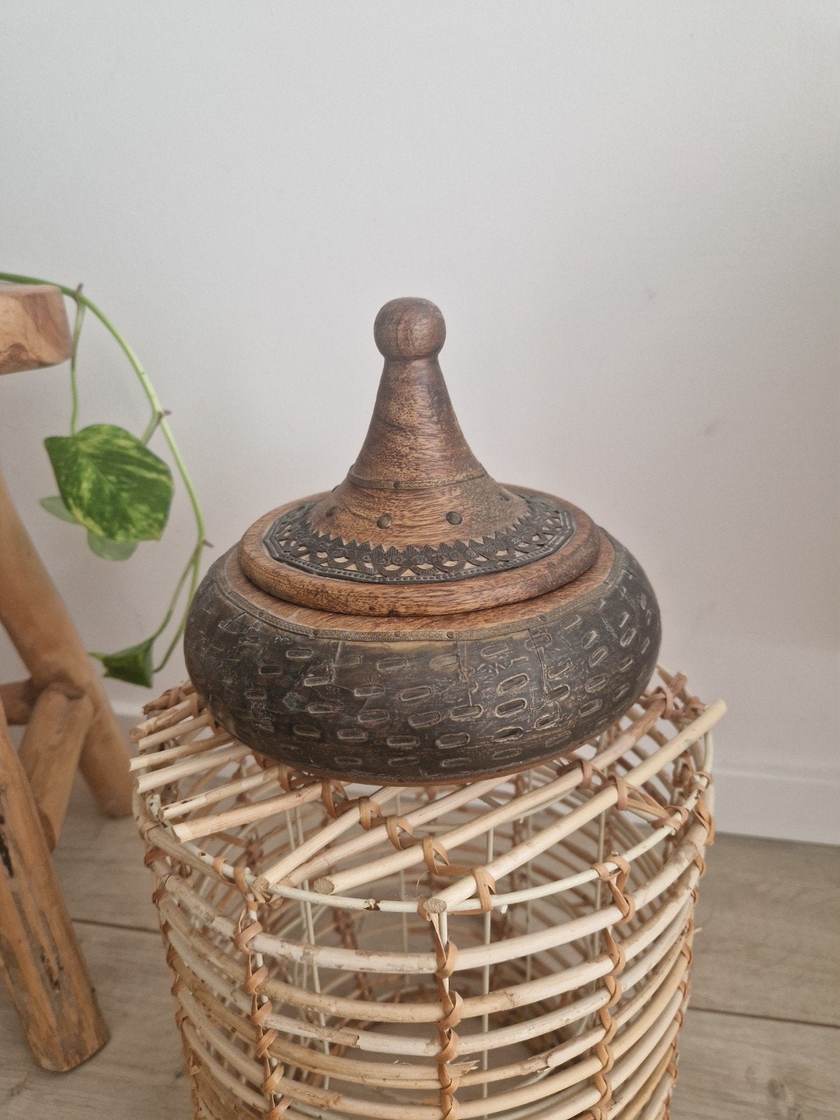 Decoratieve houten pot met deksel - Handgesneden, Antiek en Kunst, Ophalen of Verzenden