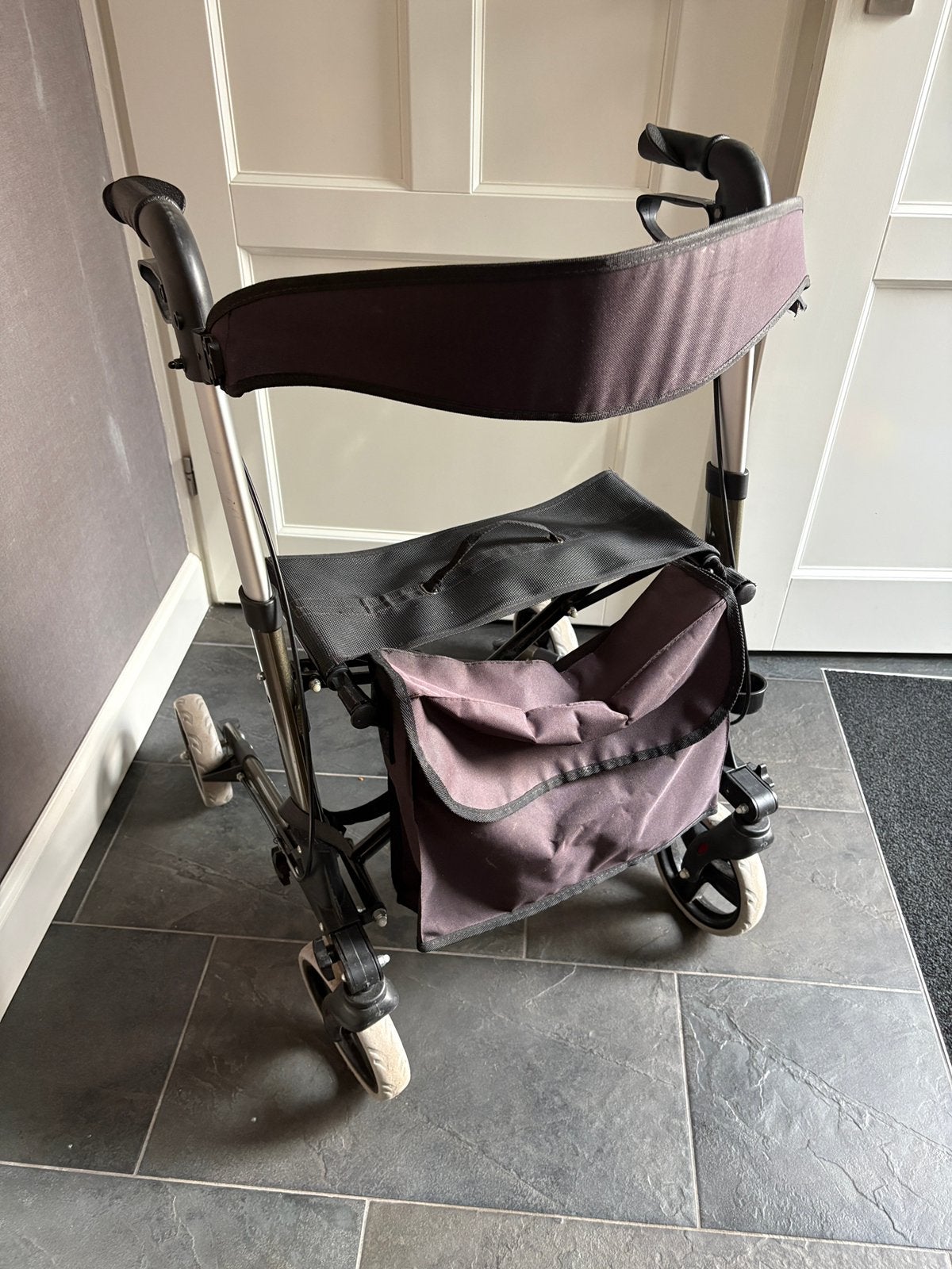 Lichtgewicht rollator, Diversen, Ophalen, Lichtgewicht, Zo goed als nieuw