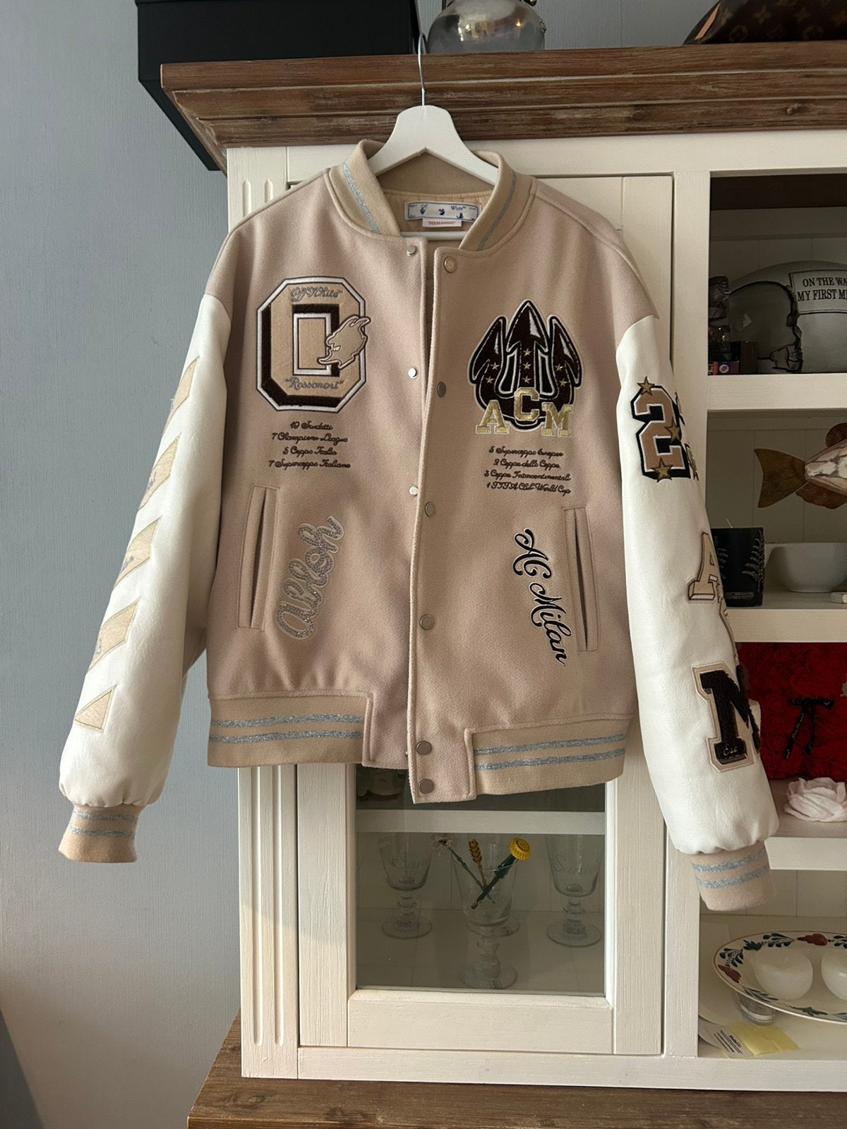 Off white varsity ac milan, Ophalen of Verzenden, Zo goed als nieuw, Maat 38/40 (M), Wit