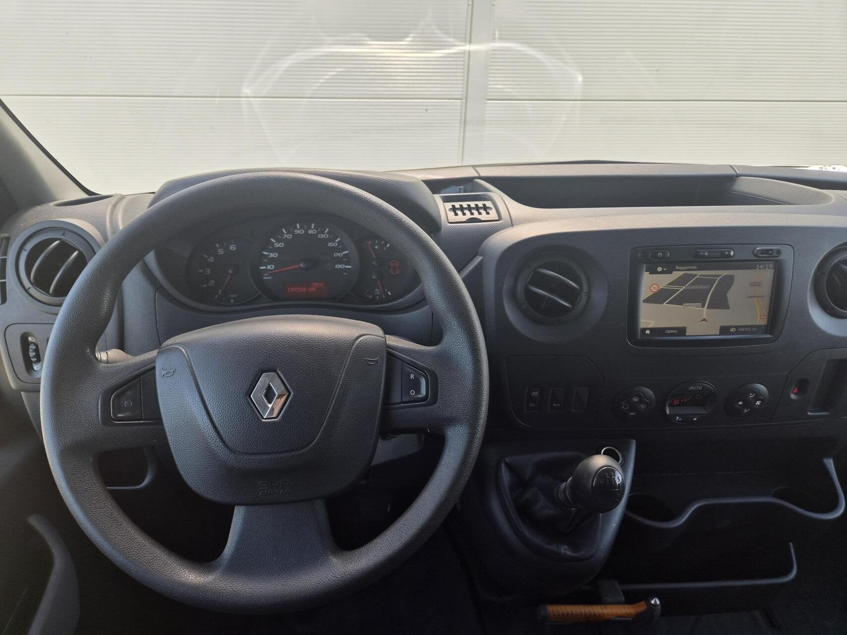 Renault Master 2.3dCi L1H1 Airco Cruise Navi Trekh 130pk, Auto's, Bestelauto's, Gebruikt, Euro 6, 4 cilinders, Renault