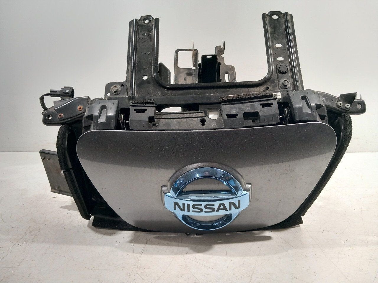 Foto 2 van Tank klep Nissan Leaf