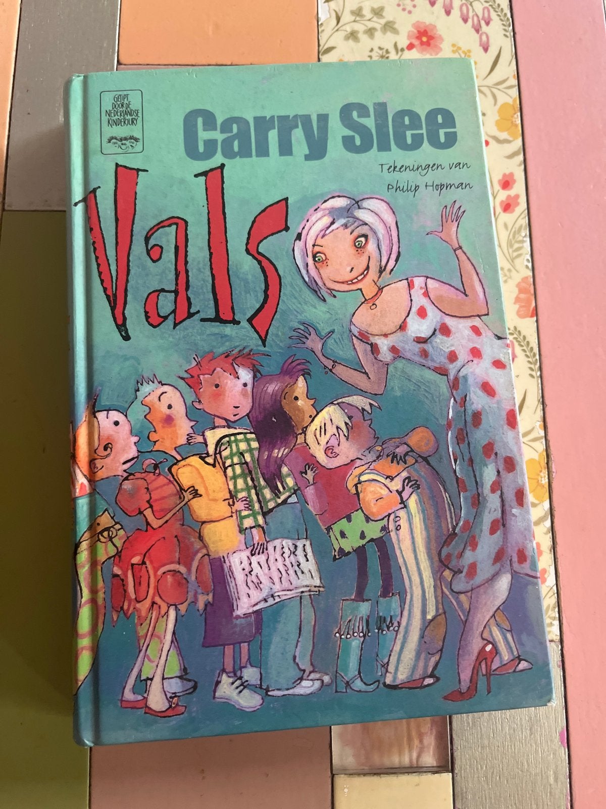 Vals - Carry Slee (Kinderboek), Ophalen of Verzenden, Gelezen, Fictie