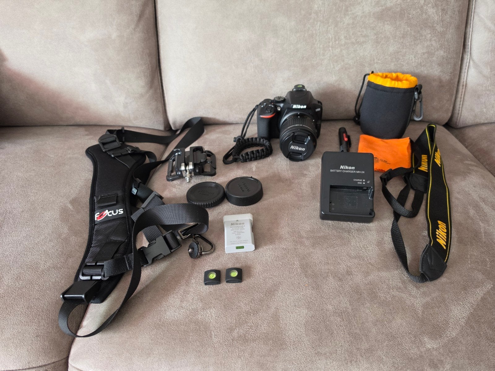 Nikon D3500 incl tas en accessories, Spiegelreflex, Ophalen of Verzenden, Zo goed als nieuw, Nikon