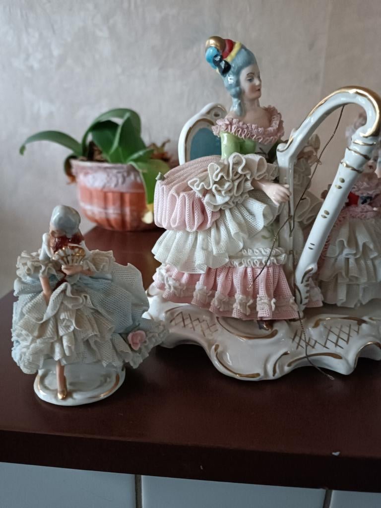 Antieke porseleinen beeldjes - Rococo stijl, Ophalen of Verzenden