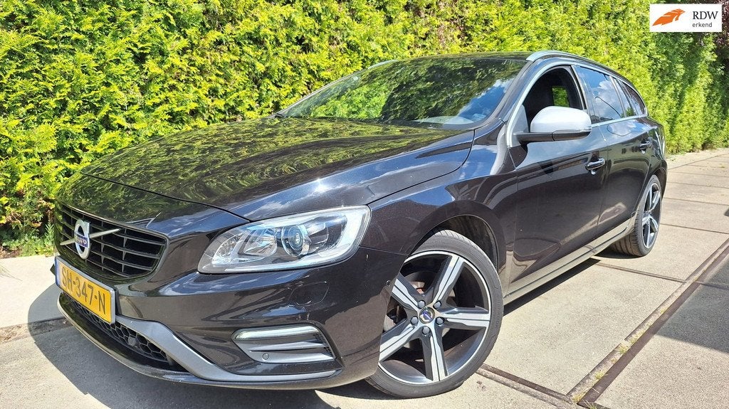 Volvo V60 2.0 D4 Business Sport, Auto's, Volvo, Voorwielaandrijving, 1969 cc, Zwart, 168 €/maand