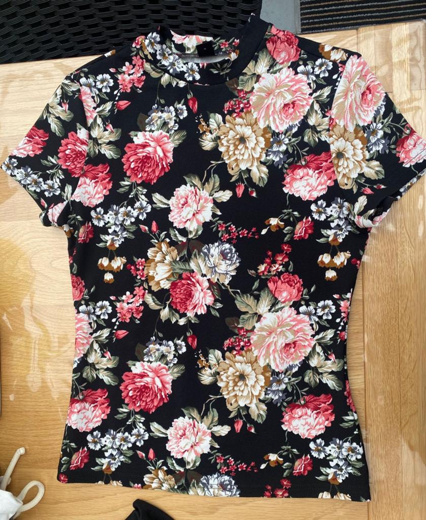 NIEUW Shein mt 40/42 gebloemd strak shirt, Ophalen, Nieuw, Maat 38/40 (M), Korte mouw