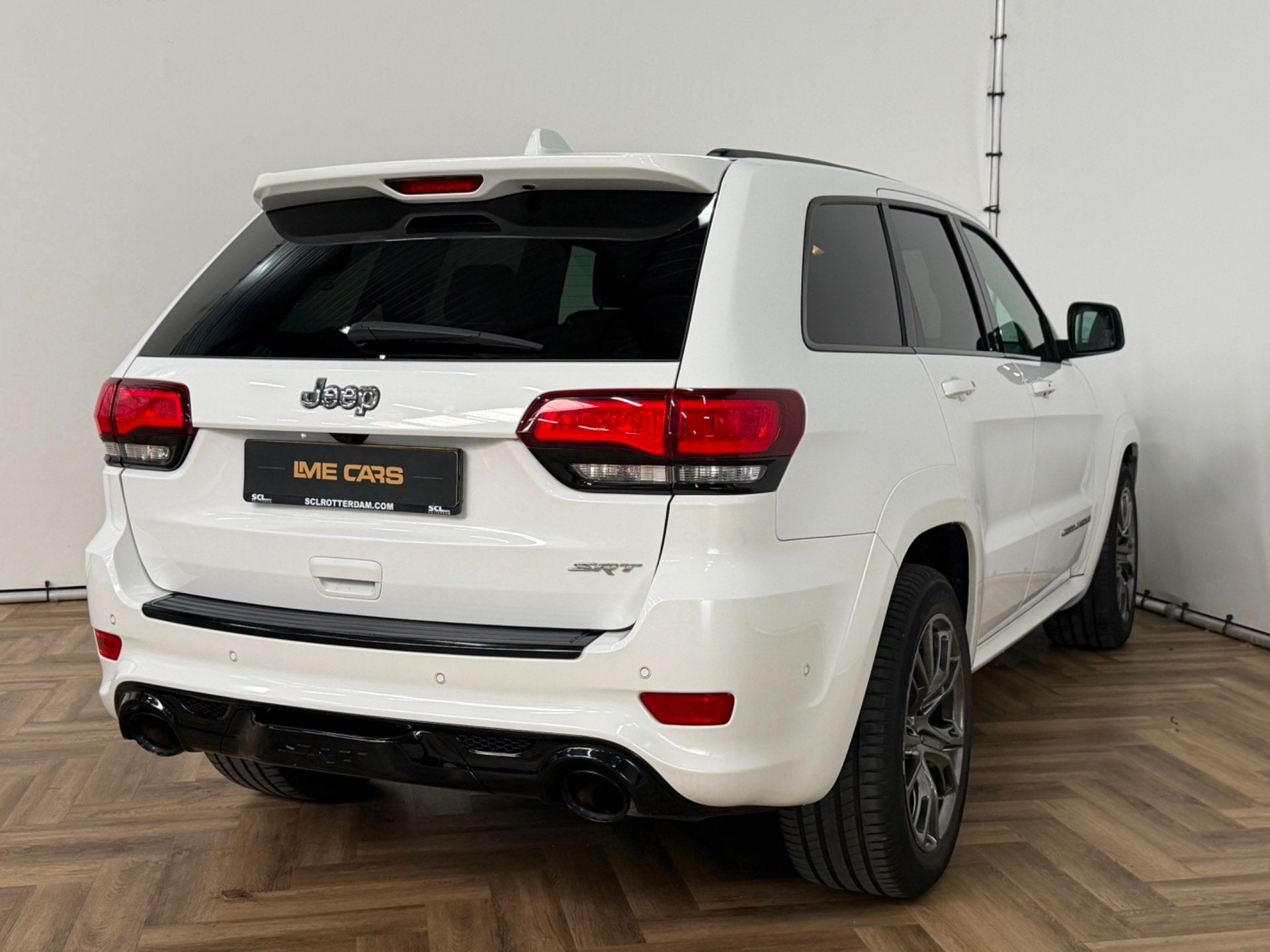 Jeep GRAND CHEROKEE 6.4 HEMI SRT|PANO|MEMORY|LEDER|INRUIL MO, Auto's, Automaat, Panoramadak, Gebruikt, Leder en Stof