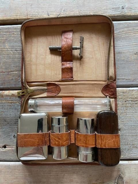 Vintage leren Reis etui / treinkoffer / scheerset / reisetui, Ophalen, Persoonlijke verzorging