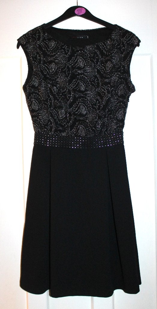 Cocktailjurk / LBD van Lola Liza maat 34, Kleding | Dames, Jurken, Zwart, Ophalen of Verzenden, Zo goed als nieuw, Maat 34 (XS) of kleiner