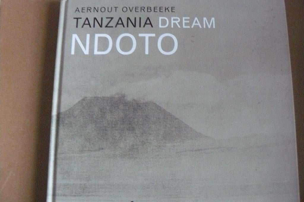 AERNOUT OVERBEEKE / Tanzania Dream / NDOTO / Masai, Ophalen of Verzenden, Zo goed als nieuw, Fotografen