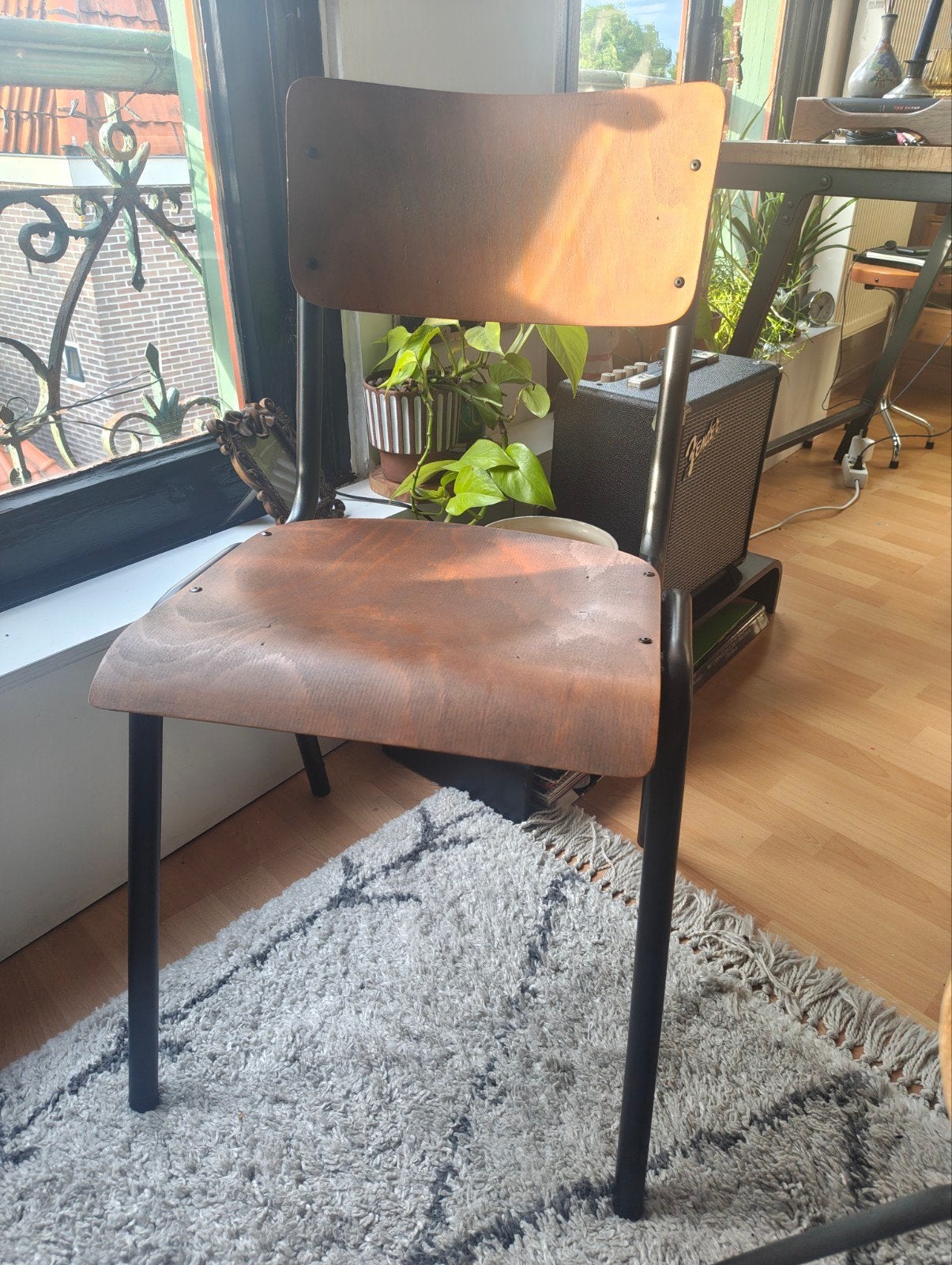 Stoeltje hout en ijzer, Huis en Inrichting, Stoelen, Ophalen, Bruin, Vintage, Zo goed als nieuw