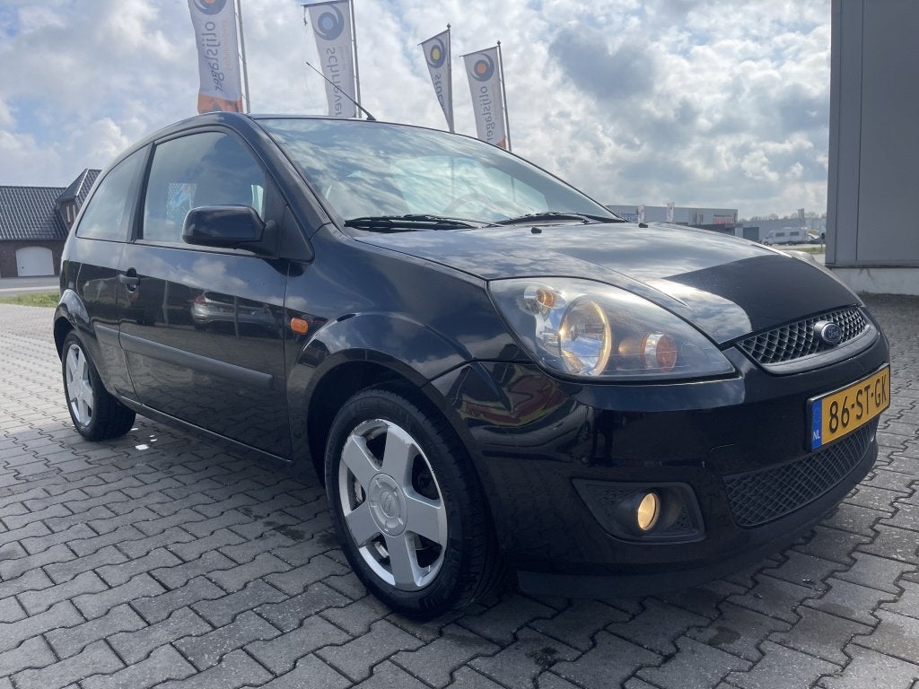 Ford Fiesta 1.6 16V AIRCO APK: Nieuw bij aflevering, Voorwielaandrijving, 1596 cc, 101 pk, 4 cilinders