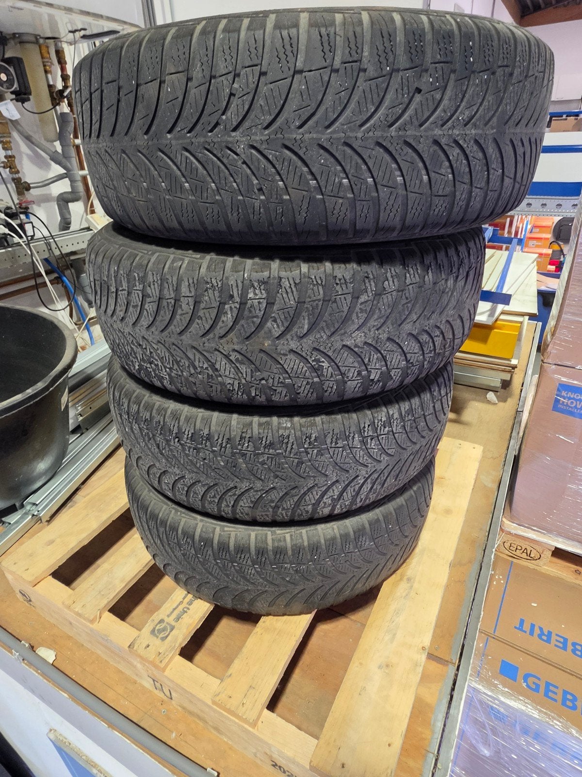 Winterbanden met stalen velgen - 185/65R15, Ophalen, Gebruikt, 15 inch, Banden en Velgen