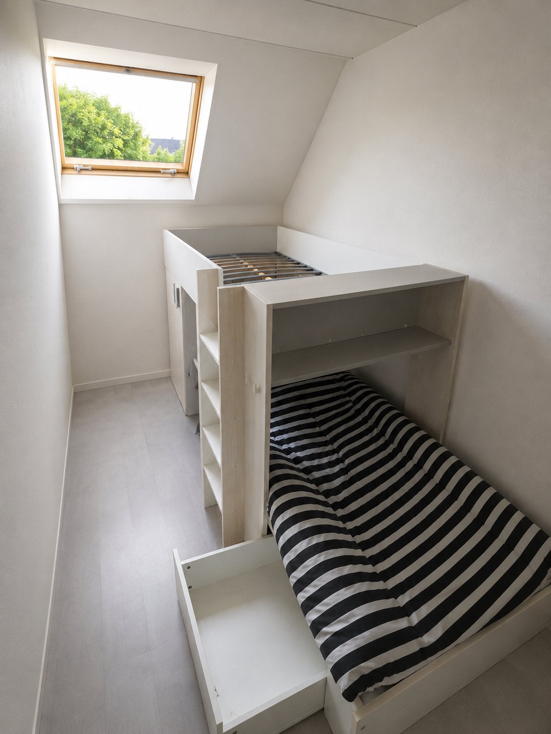 Hoogslaper met twee bedden en opbergruimte, Ophalen, Gebruikt, Eenpersoons, 200 cm