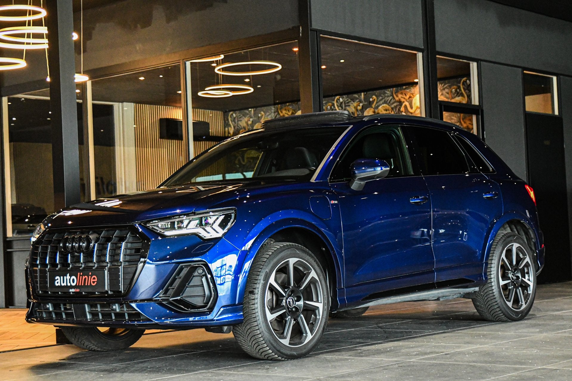 Audi Q3 45 TFSI e 3xS-Line, Pano, 360, Matrix, Keyless, Came, Auto's, Dealer onderhouden, Gebruikt, Zwart, 4 cilinders
