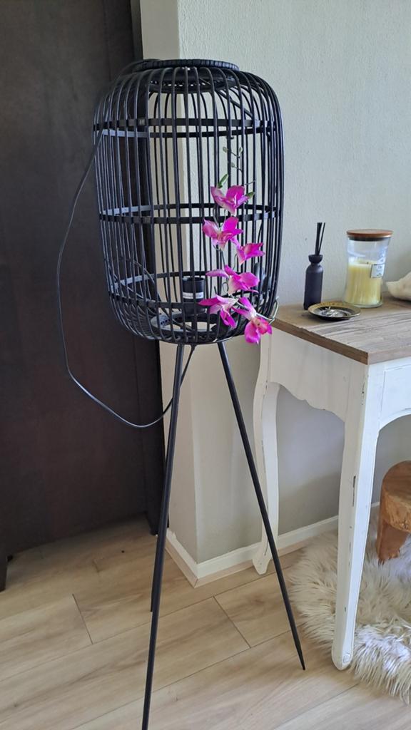 Zwarte rotan vloerlamp / staande lamp (excl. lamp), Gebruikt, 100 tot 150 cm, Modern, Bohemien, Rotan, Ophalen of Verzenden