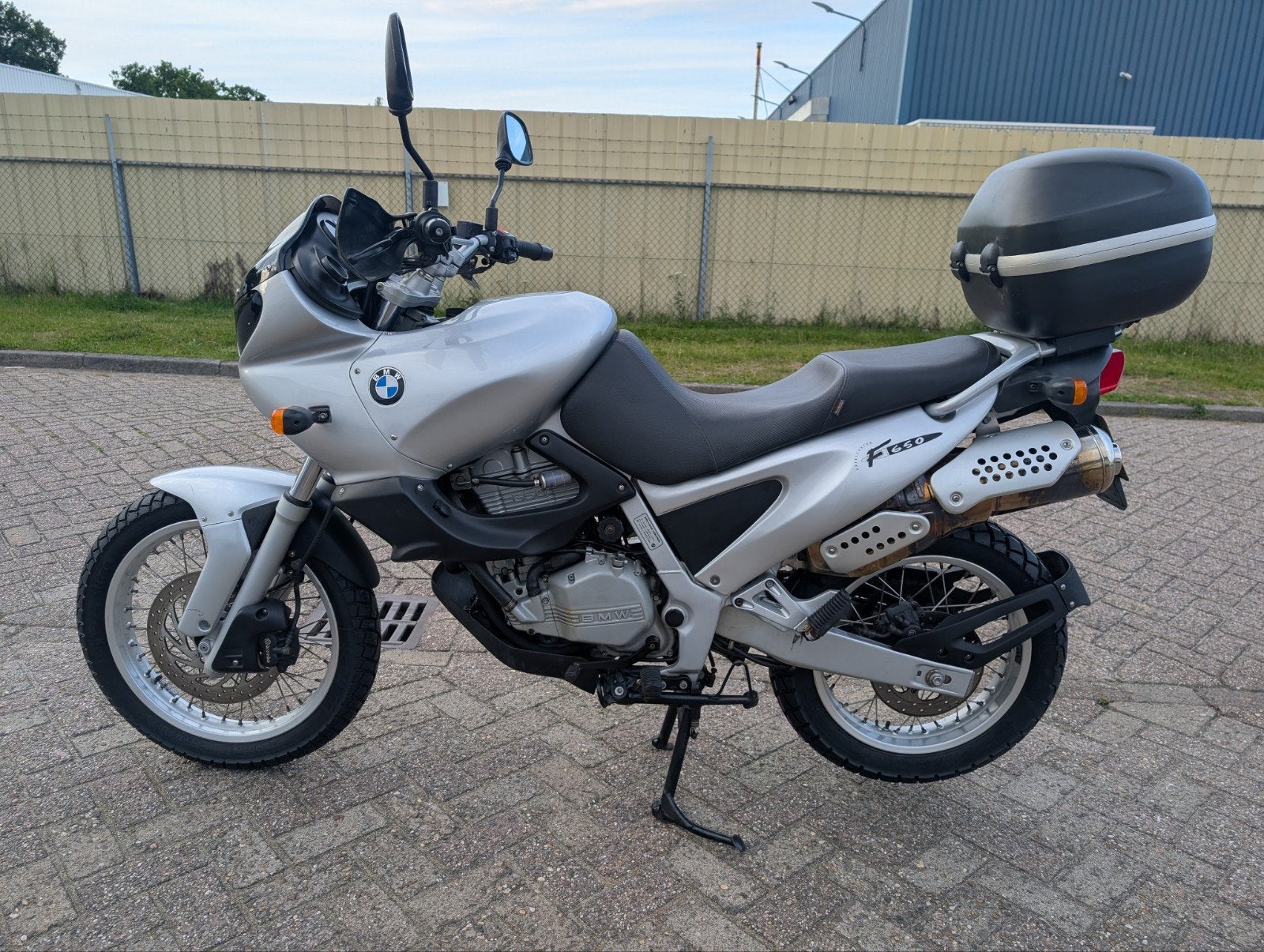 BMW F650 ST met lage kilometerstand en veel extra's, Motoren, Motoren | BMW, Handvatverwarming, Toermotor, 12 t/m 35 kW, Gebruikt