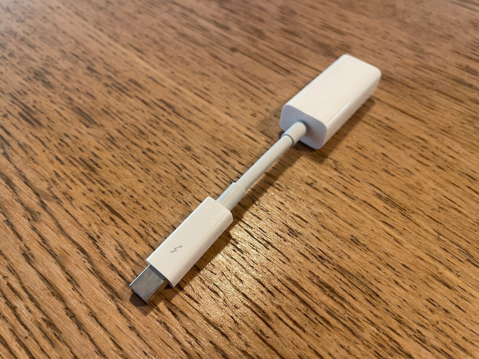 Apple Thunderbolt 2 naar FireWire adapter, Computers en Software, Pc- en Netwerkkabels, Zo goed als nieuw, Ophalen of Verzenden