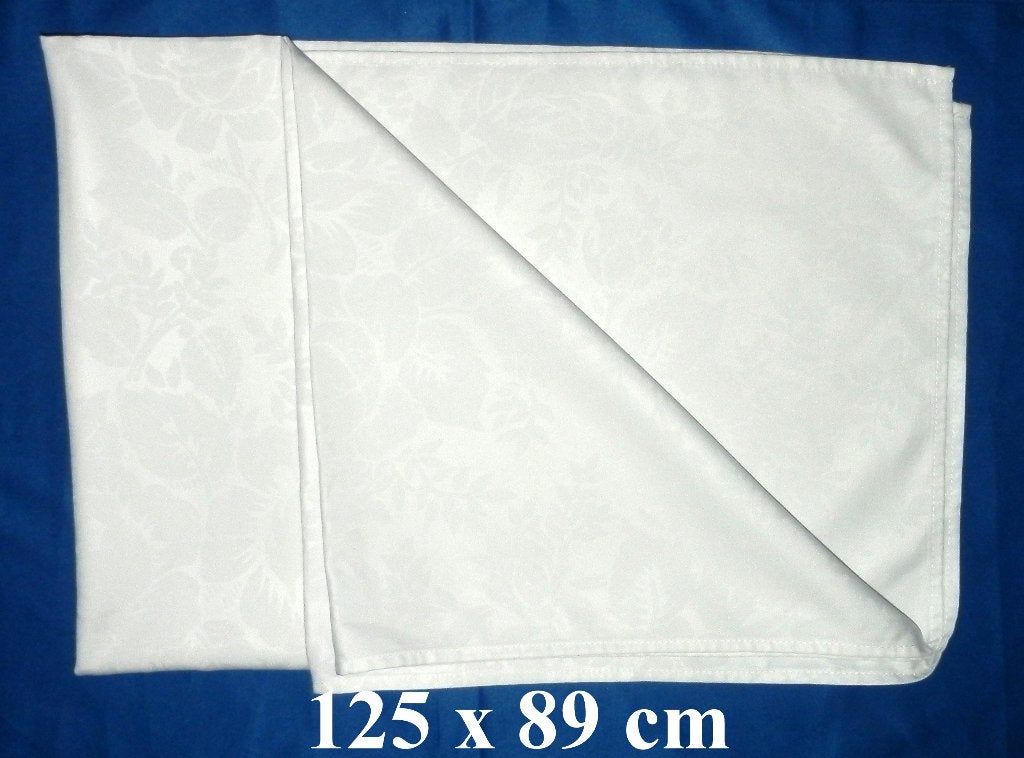 Al1634 wit tafelkleed met bloemmotief, Ophalen of Verzenden, Zo goed als nieuw, Rechthoek